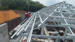 Pemasangan atap baja ringan , (Kencana truss) Harga  bahan 160rb /m2 fan jasa 35rb /m2