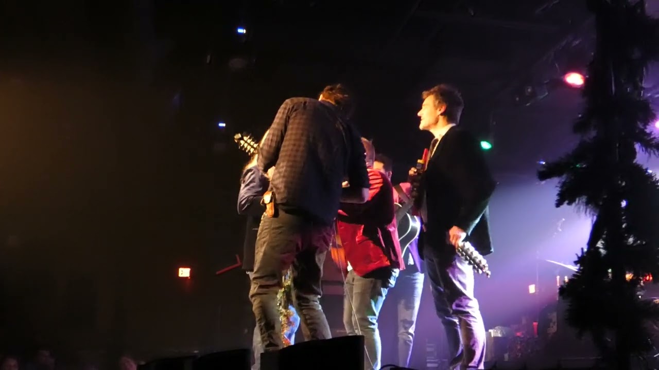 Carbon Leaf - Carter's Christmas Beard 12-7-24