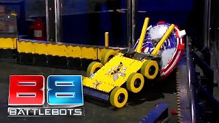 Stinger vs. Capt Shrederator | Season 1: Qualifying | BattleBots