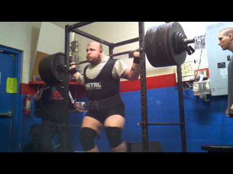 Adam Hinton 900 lbs squat