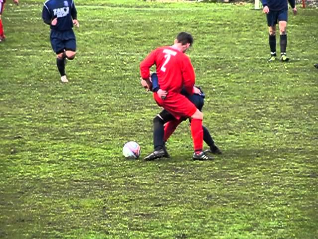 Thorniewood - Dalry 21/04/12 Slow motion tackle auf YouTube ansehen Thorniewood - Dalry 21/04/12 Slow motion tackle auf YouTube ansehen