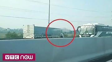 Xe tải liều lĩnh chạy ngược chiều trên cao tốc