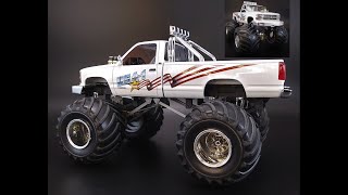 USA-1 Chevy Silverado Monster Truck 1/25 Scale Model Kit Build Review AMT1252 Bigfoot Grave Digger