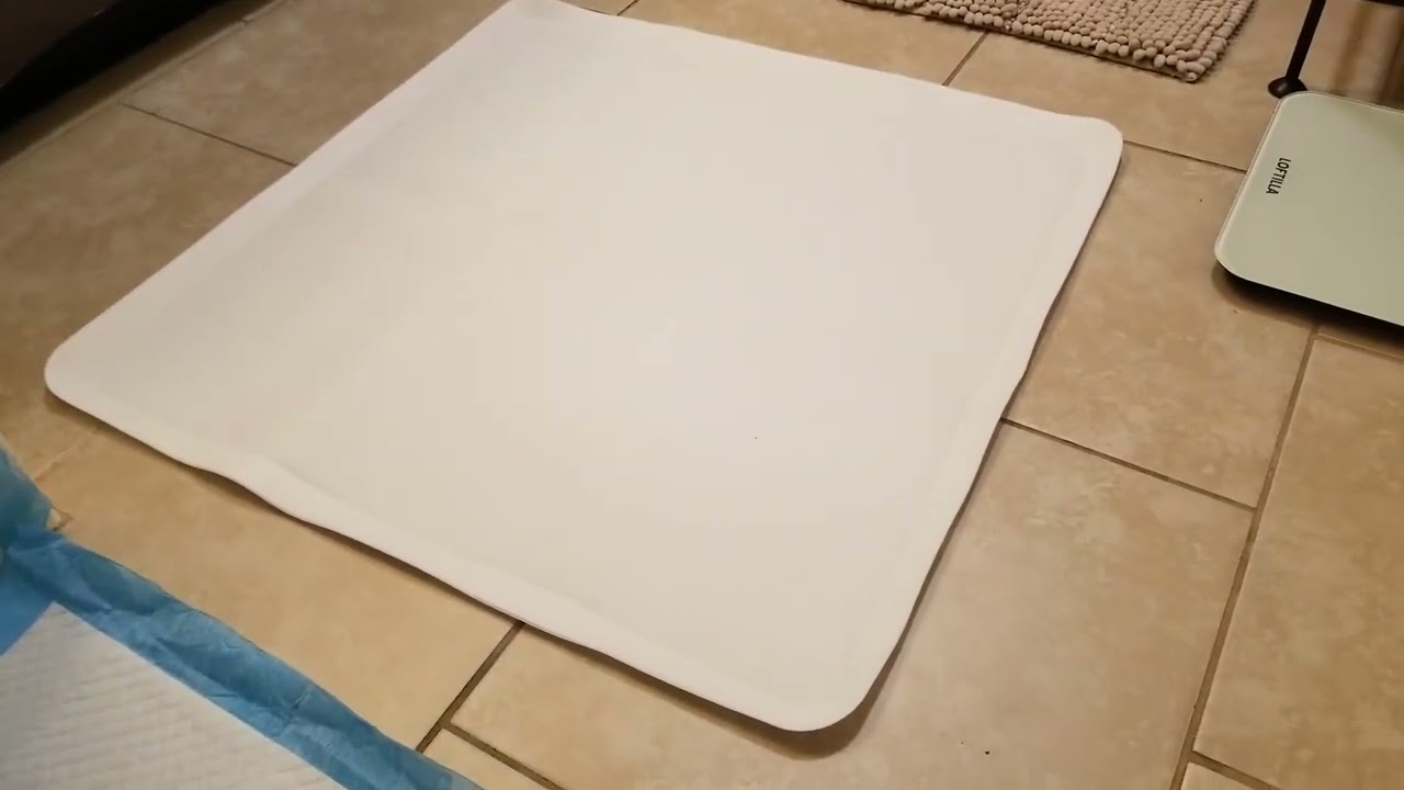 Skywin Dog Puppy Pad Holder Tray   No Spill Pee Pad Holder for Dogs Review, Flat Flat Mat