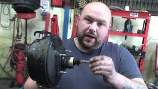 bodgit and leggit garage 2000 vw golf brake servo change