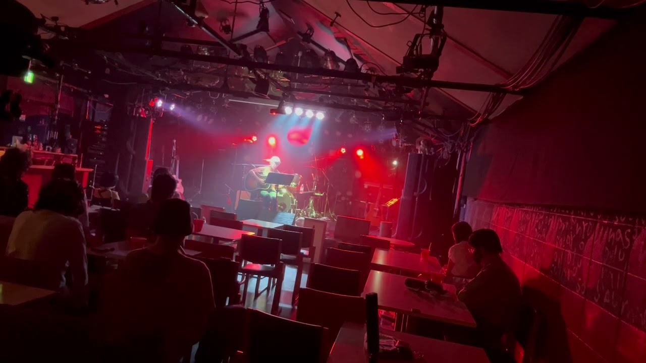 かくれんぼ - YouTube