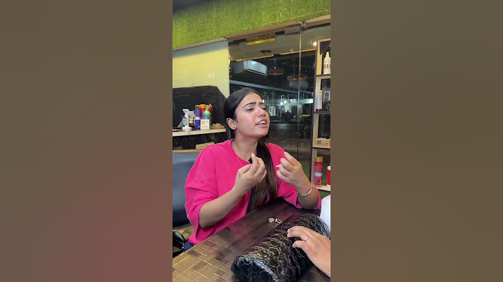 Nail artists v/s client