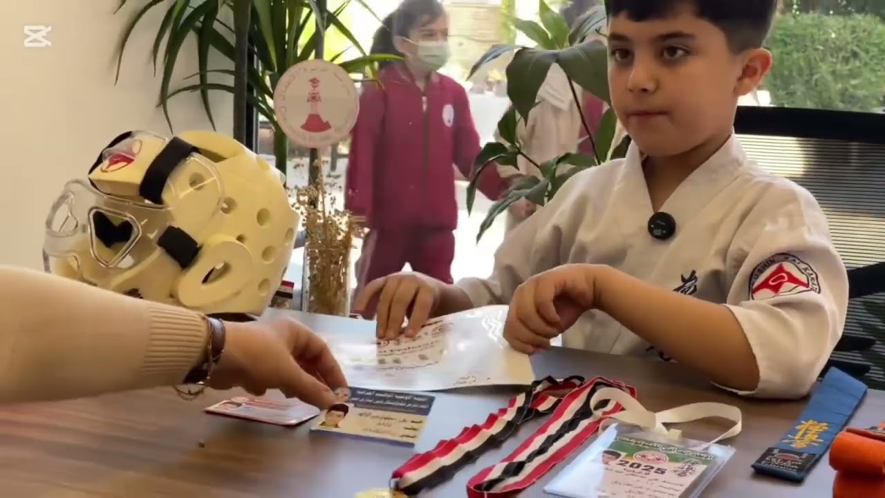 لاعب قاعة الكابتن علي الراوي 