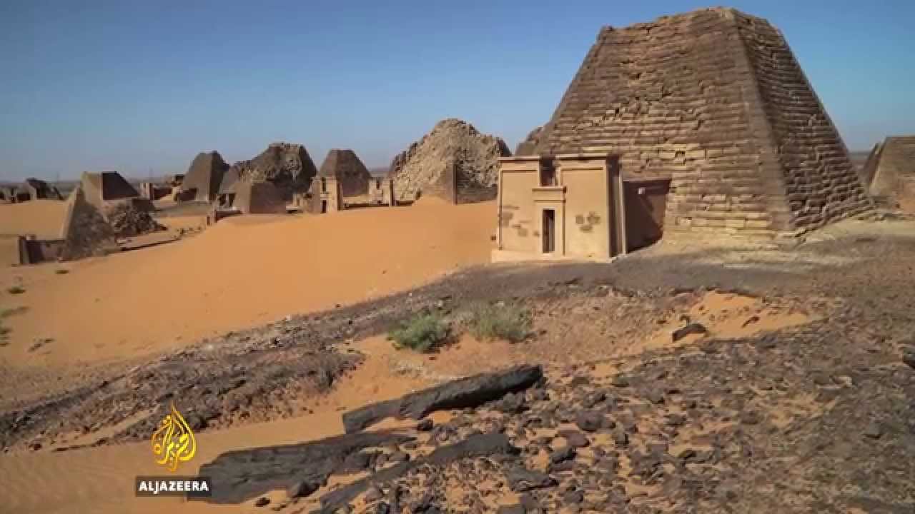 مصور يتأمل في "أهرامات السودان المنسية" | ريندي فيو