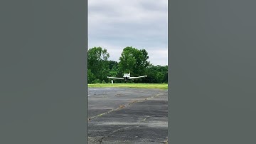 Piper Cherokee 140 - PA-28-140 Student Pilot First Solo Landing Short Field Over Obstacles #pilot