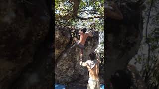 Boulder Fio Desencapado - V23. Cocalzinho De Goiás.