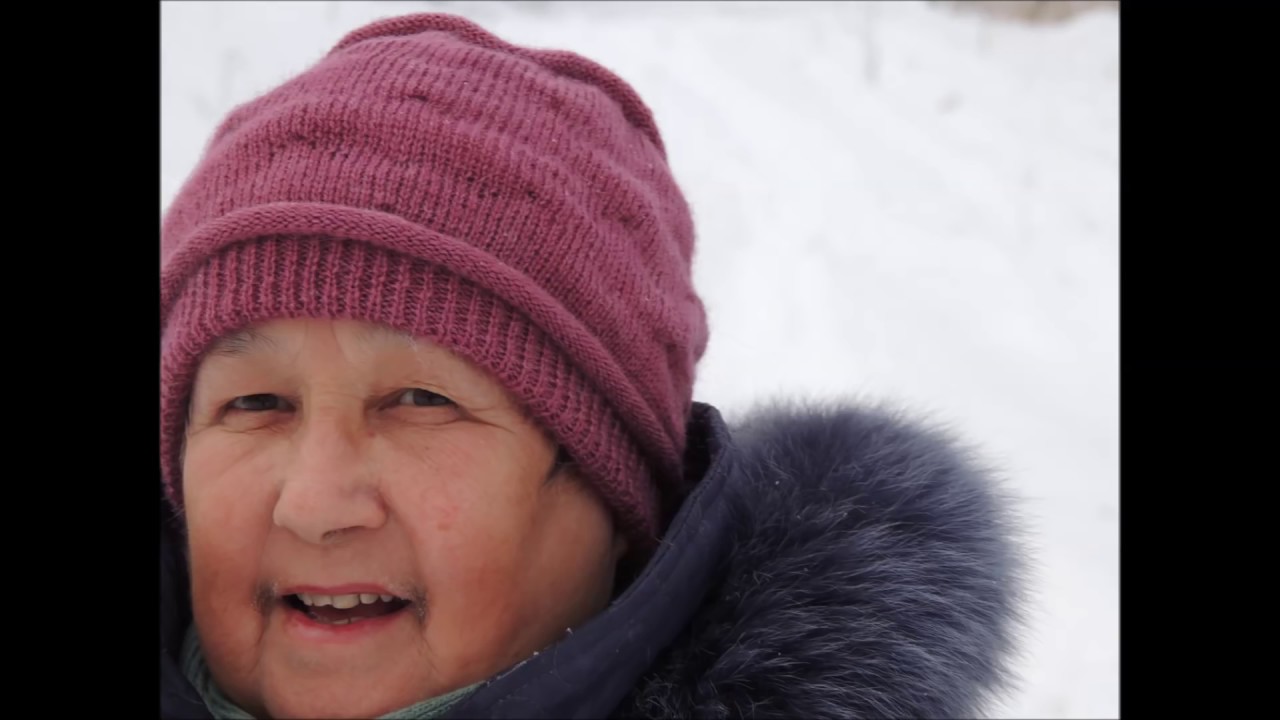 Оригинальная шапка в простом исполнении Как легко вязать шапку. - YouTube