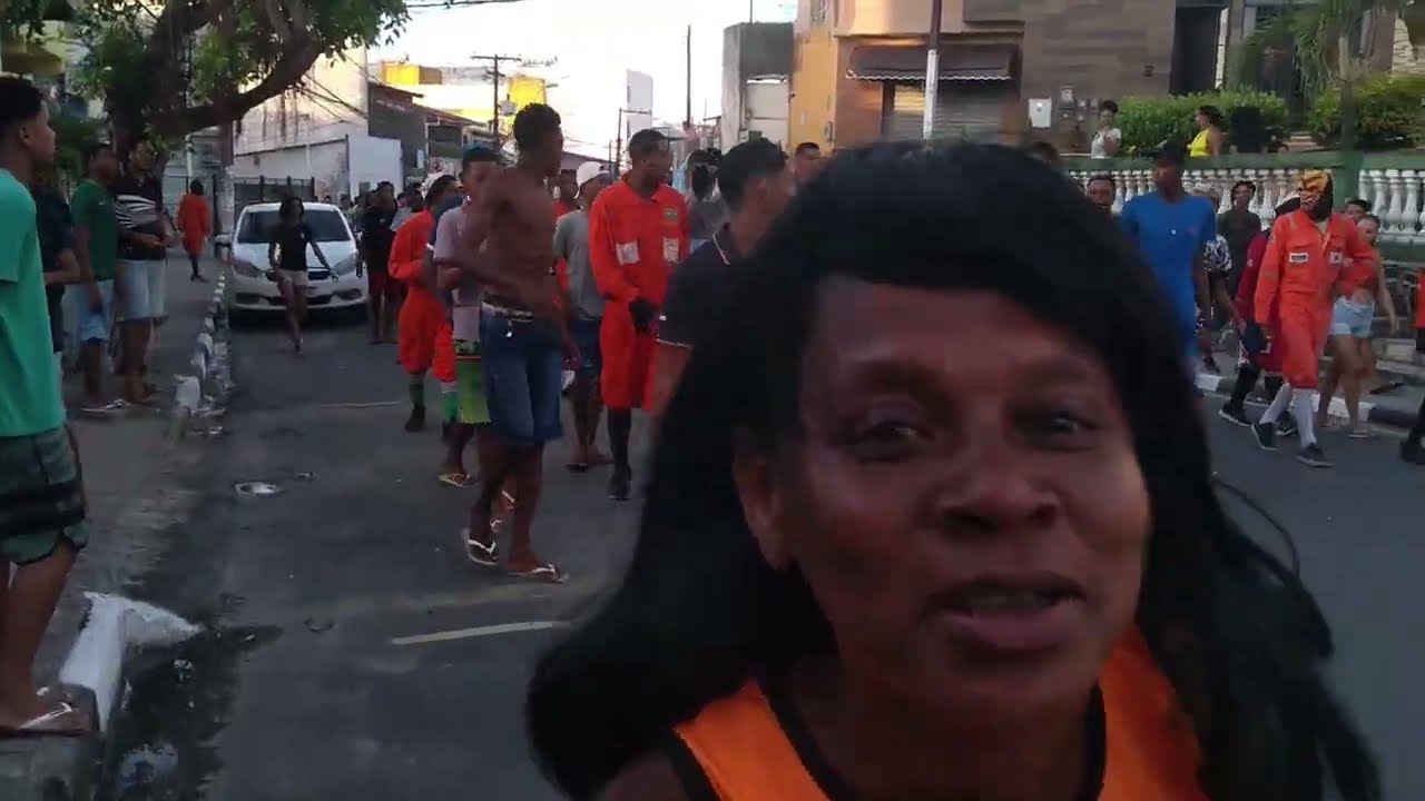 Caretas 2023 (Caretas cercando os atletas)