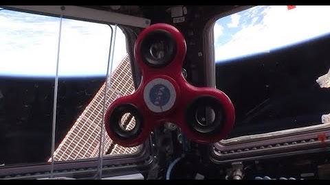Fidget Spinner spinning in Space - HD