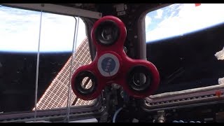 Fidget Spinner spinning in Space - HD