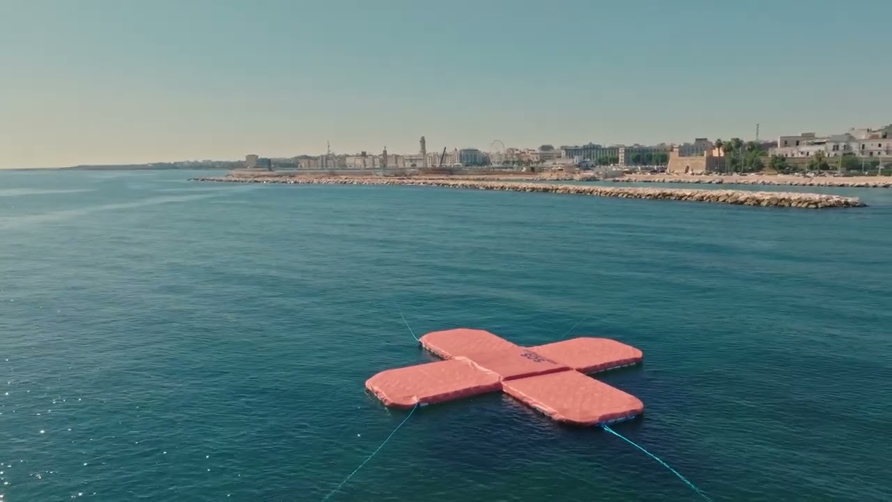 La Ferita del Mediterraneo - L'installazione di SOS MEDITERRANEE a Bari