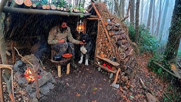 ☔ 7 Days SOLO CAMPING in Heavy Rain & Thunder: Building a Warm BUSHCRAFT SHELTER 🔥
