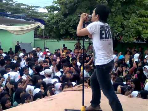 Tahta Band - 2 Diantara 3