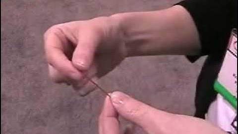 Flosstube #2 how to thread your needle with Kreinik