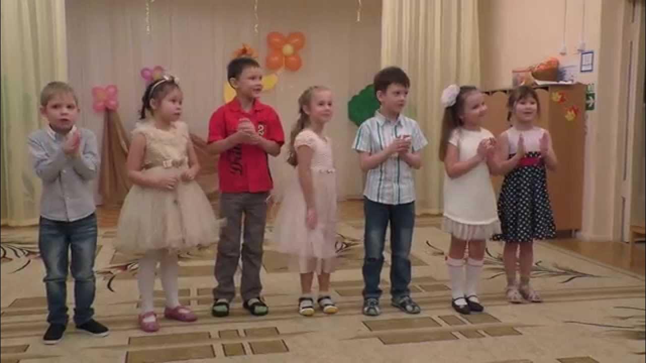 Песня про маму видео. Песня мама группа индиго. Дети поют мамочка моя. Дочка 5 лет поет маме и. Мама это микрофон.