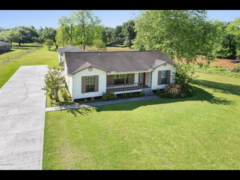 406 E Mills Avenue, Breaux Bridge, LA home video tour