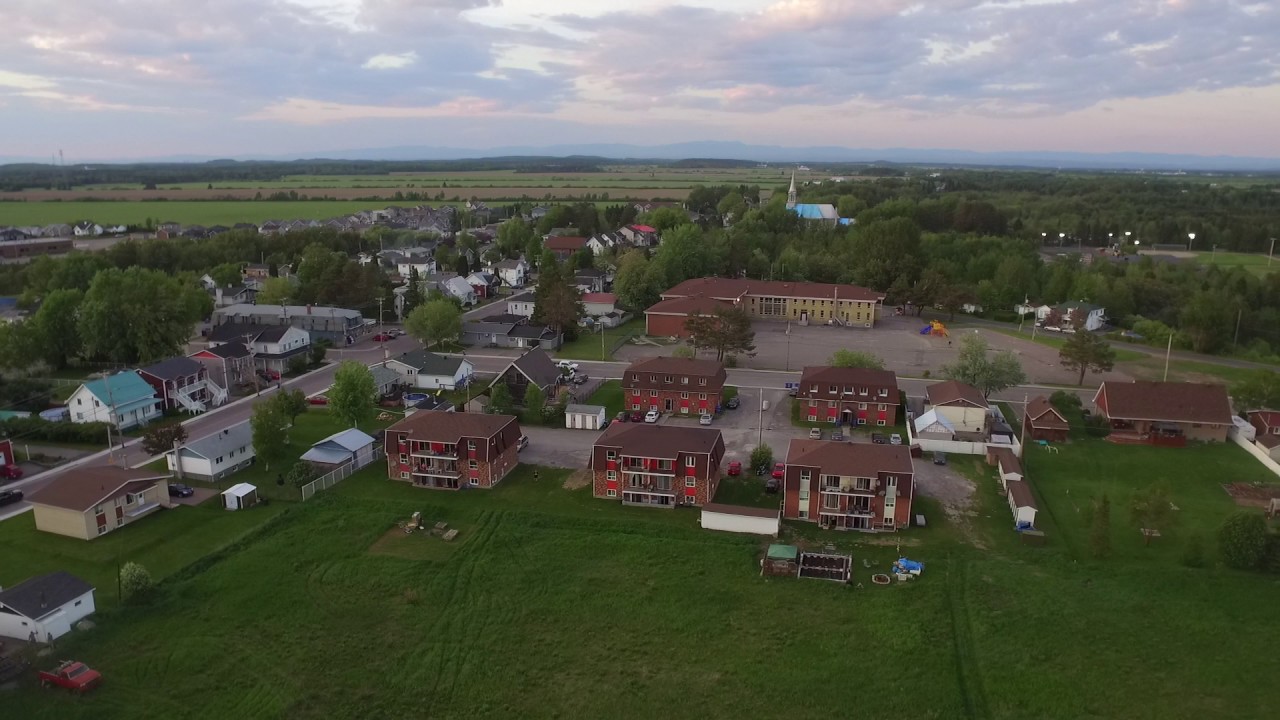 shot de drone laterriere saguenay ) YouTube