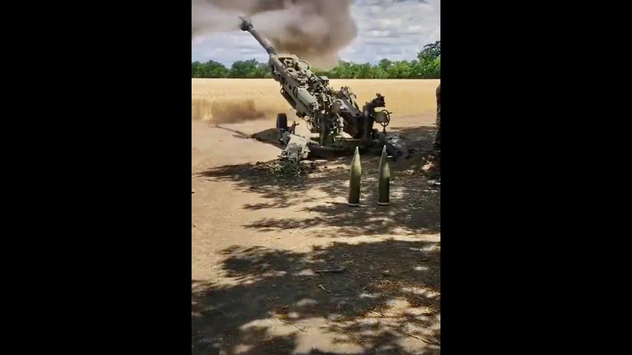 Ukraine gunner crew fires an M777 howitzer on Russian targets. Video footage captures its shockwave.