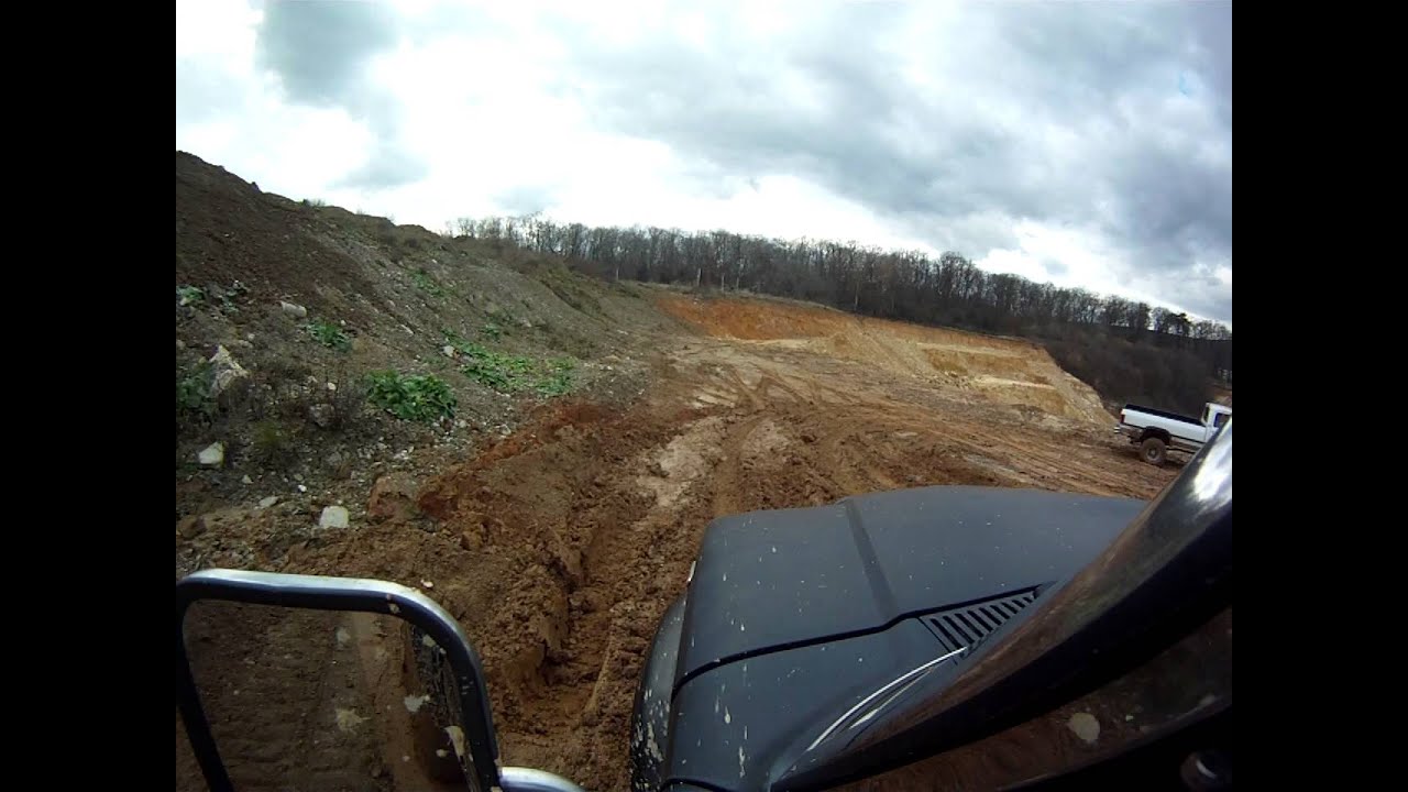 Dodge W250 Cummins eine Runde in der Kiesgrube