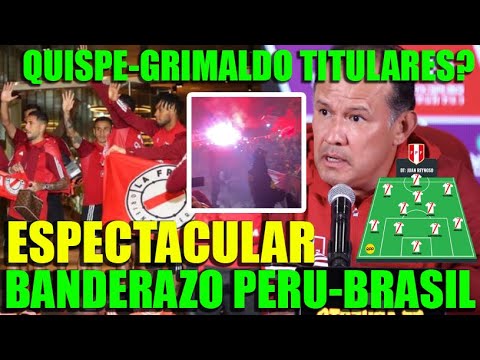 PERU VS BRASIL HINCHAS REALIZAN ESPECTACULAR BANDERAZO A LA SELECCION PERUANA DE JUAN REYNOSO