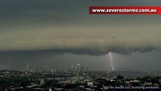 Shelf cloud moves through Sydney, Australia