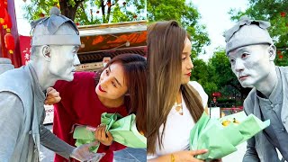 The Beauty Gave Me A Valentine's Day Gift.| Sculpture Man | Silver​man Funny