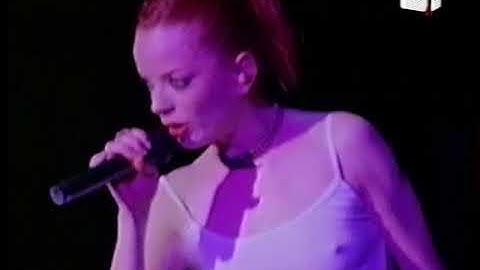 Garbage 20 Feb 2000  MTV live in Paris 27 Jan 1999 (part 1)