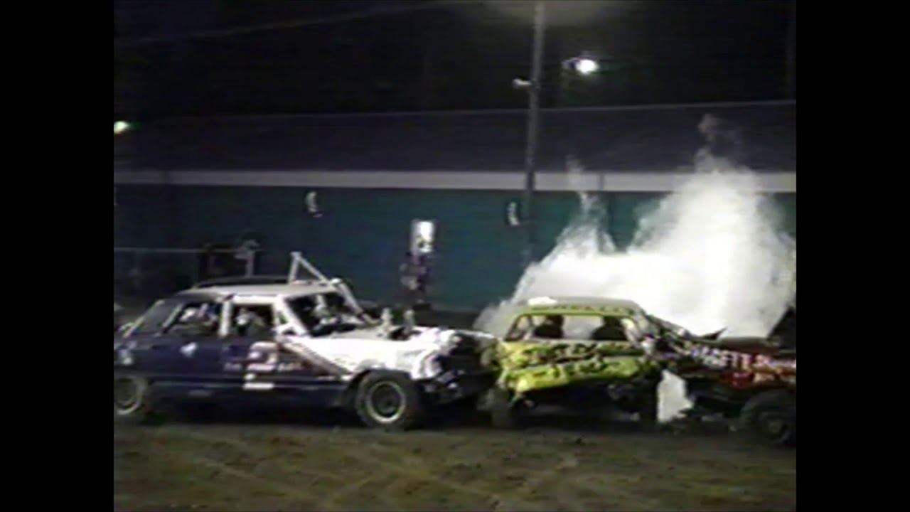 Pleasant Hill, Il. July 2000 Demolition Derby heats & feature, Chrysler