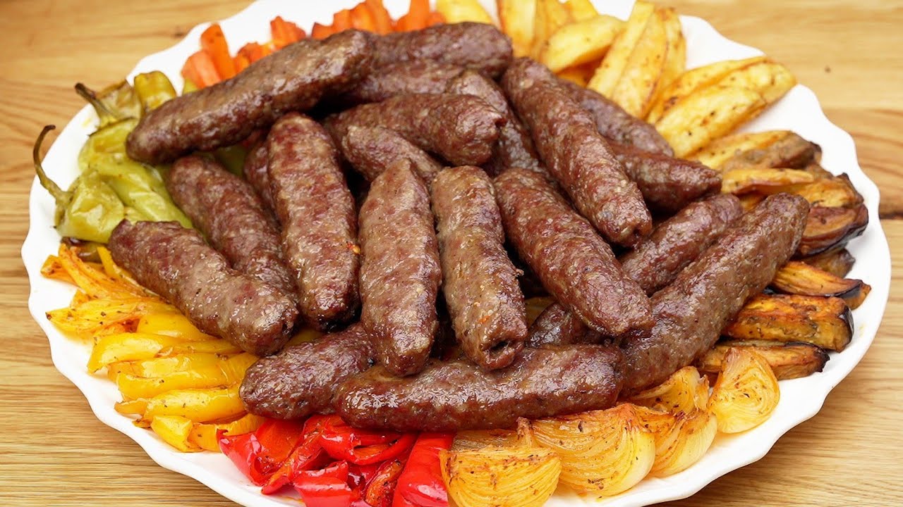 كفتة مشوية في الفرن مع الخضار المشوي وصوص الطحينة👌🏻🌿