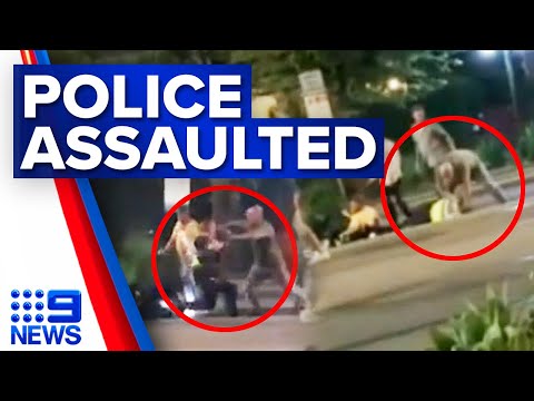 Police officers bashed by four tradies in melbourne | 9 news australia