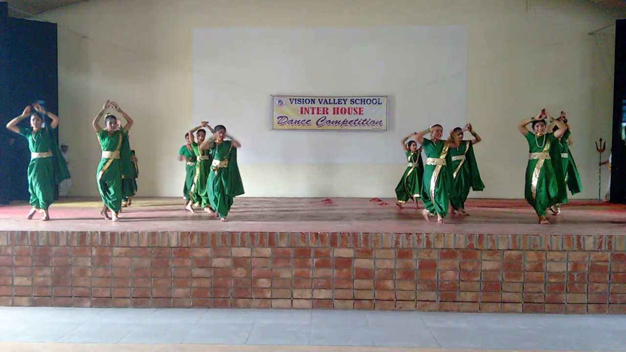 15th Aug Inter House Dance Competition 2016 174 - YouTube