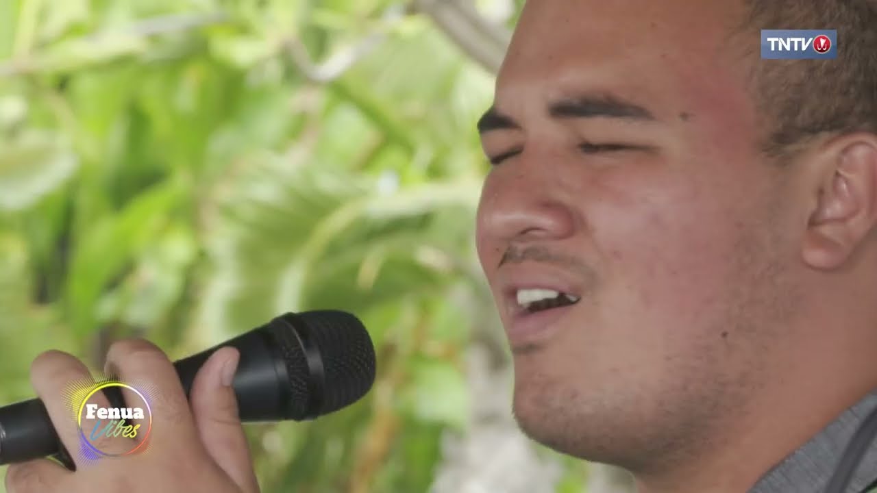 KORU  -  Teura vahine