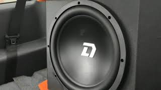 Активный сабвуфер DL Audio Barracuda 12a играет в Mitsubishi Pajero Mini