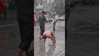 Reaction public in people calisthenics planche