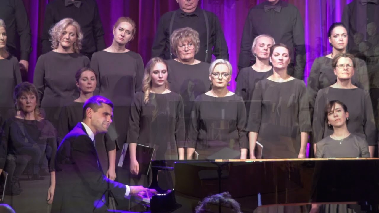 Tumes jauktais koris. Vestards Šimkus un Elīna Šimkus. Te es pieturos.