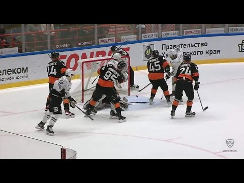 Аликин спасает лежа / Alikin saves already lying on the ice