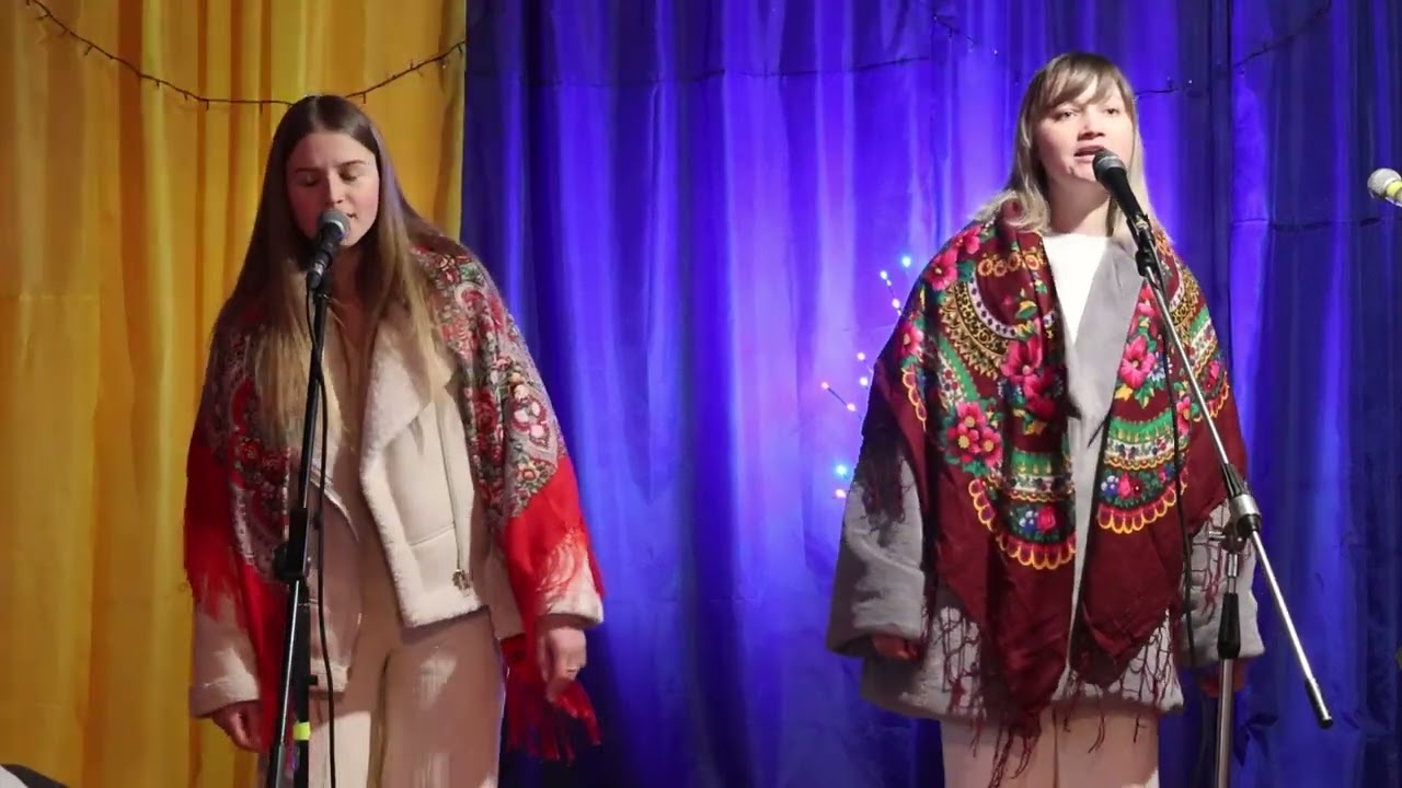 У місті Вифлеємі родилось Немовля