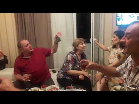 მეგობრებთან ერთად-მხოლოდ შენ ერთს...