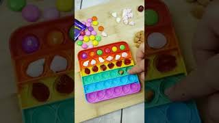 POP IT! Testing Viral Pop It Life Hacks | Pop It Hacks By 5 Minute Craft | Pop It Chocolate screenshot 3