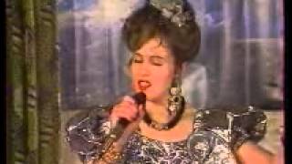 YASMINA "Yiwen was goussen tefsout" Chant Kabyle traduit en Français