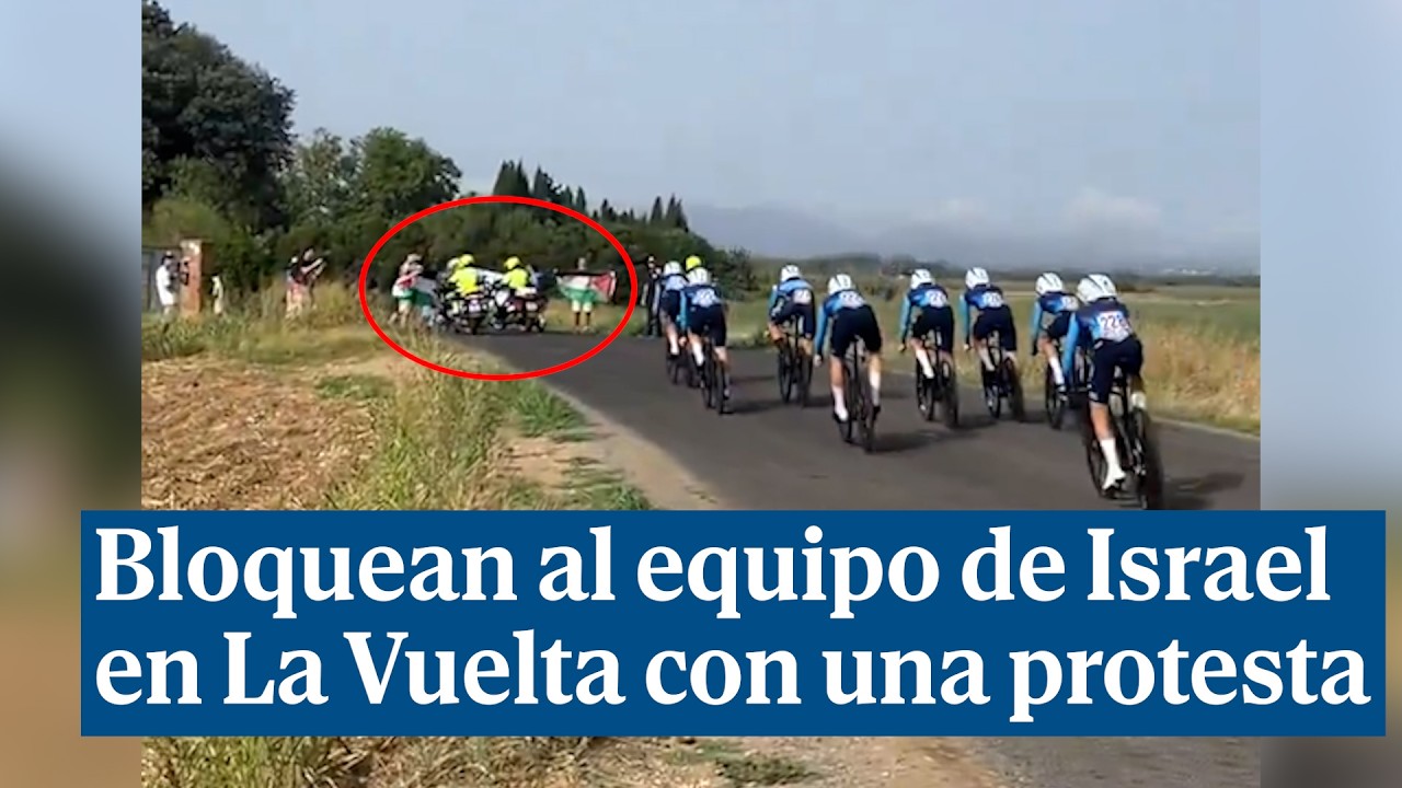Una protesta a favor de Palestina corta el paso al equipo israelí en La Vuelta de Figueres (Girona)