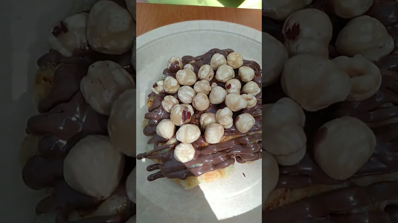 Gofre with hazelnuts, by Giovanni, Barcelona Spain