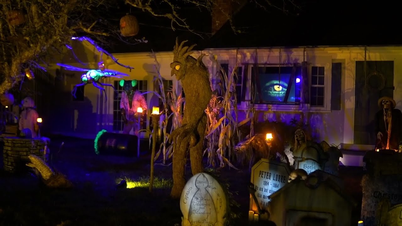 TreeMendous Creature Halloween Yard Haunt Prop #yardhaunt #homehaunt #halloweendecor