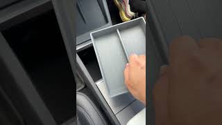 Hoe Je Center Console Liners in je Tesla Model 3 Highland 2024+ Installeert! 🛠️ #Tesla #Model3