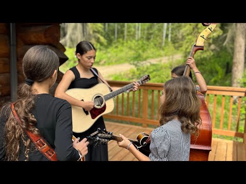 Blue side of the mountain - the Alaskan Sunnyside Sisters ￼￼
